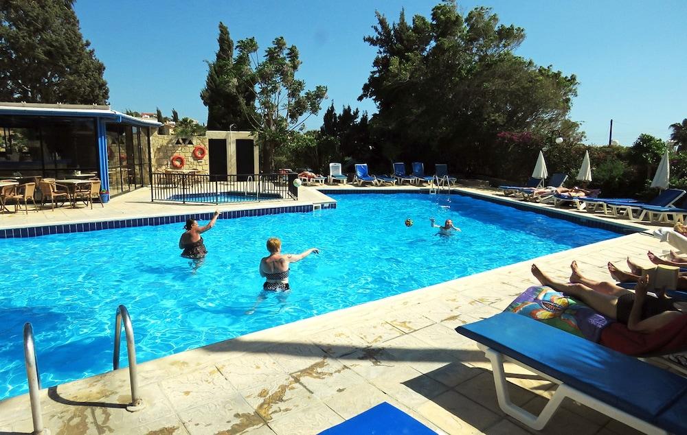 Hilltop Gardens Hotel Apartments Paphos Exteriér fotografie