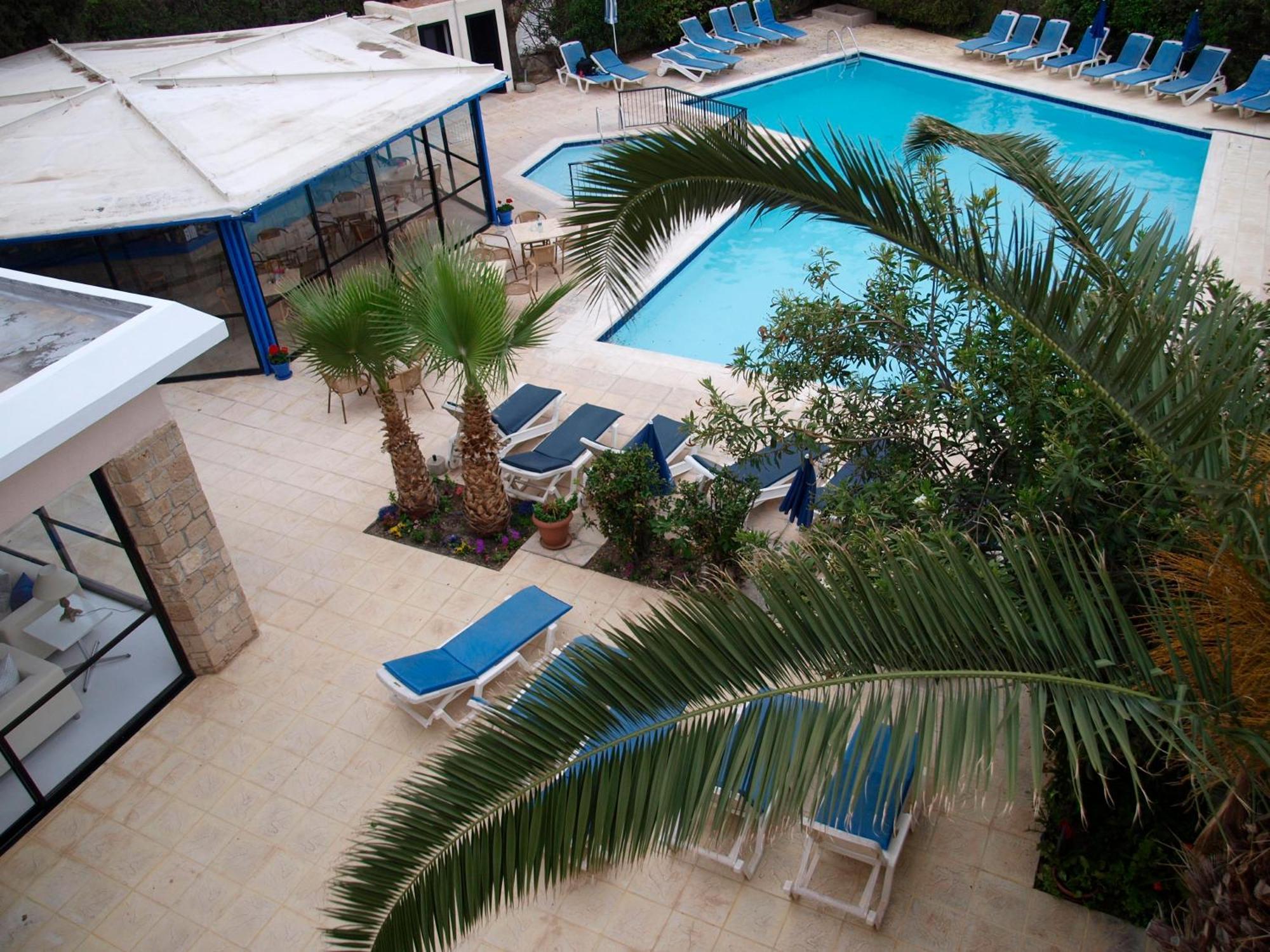 Hilltop Gardens Hotel Apartments Paphos Exteriér fotografie